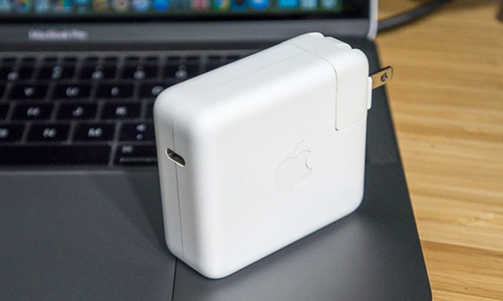 Apple’s New Version of 30W USB C Power Adapter
