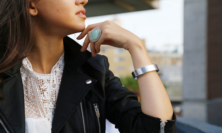 Smart Bracelet Just Likes A Piece of Jewelry