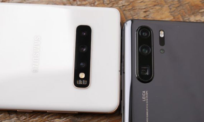 Huawei P30 pro VS Samsung Galaxy S10 Display