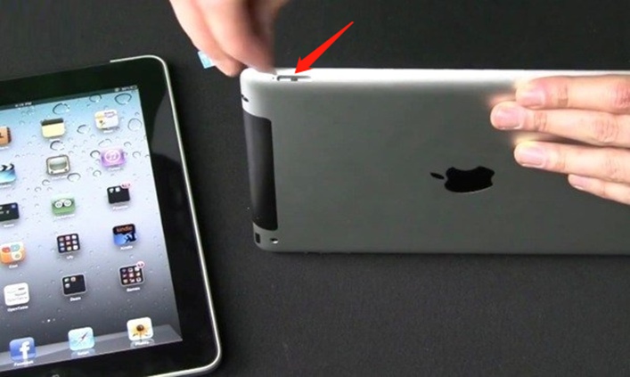 SIM Card Slot on iPad with Cellular