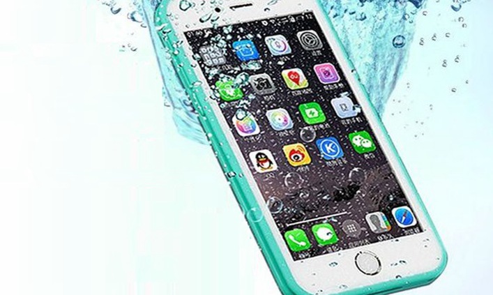 iPhone Liquid Silicone Case Is Water-resistant